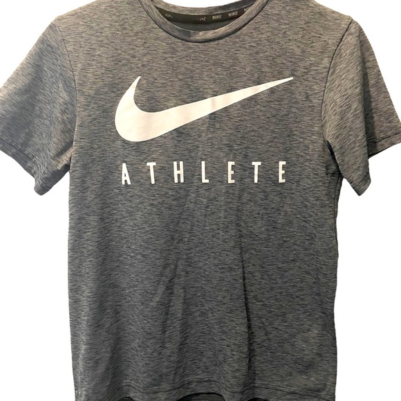 Nike • Dri-Fit T-Shirt • Grey • White Iconic Swoosh • Boys’ Size Large - Picture 1 of 1